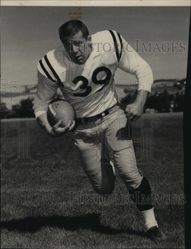 Press Photo Mike Sheeran, University of Idaho football, runs with tucked ball- Historic Images