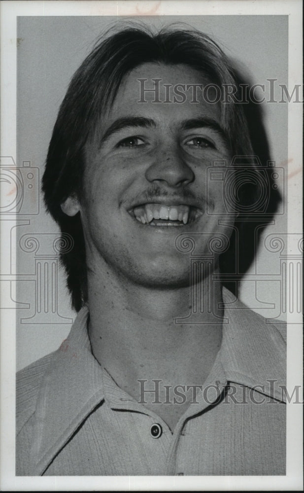 1975 Press Photo Steve Weist, basketball - sps13589-Historic Images