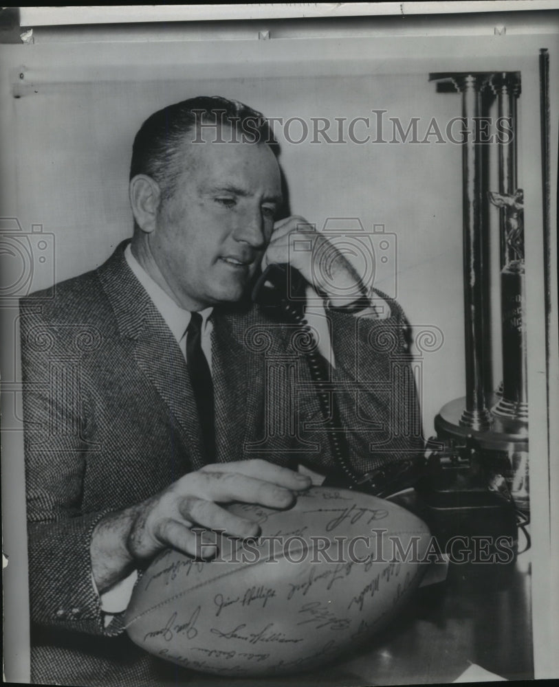 1960 Press Photo Bob Waterfield, football coach - sps14291 - Historic Images