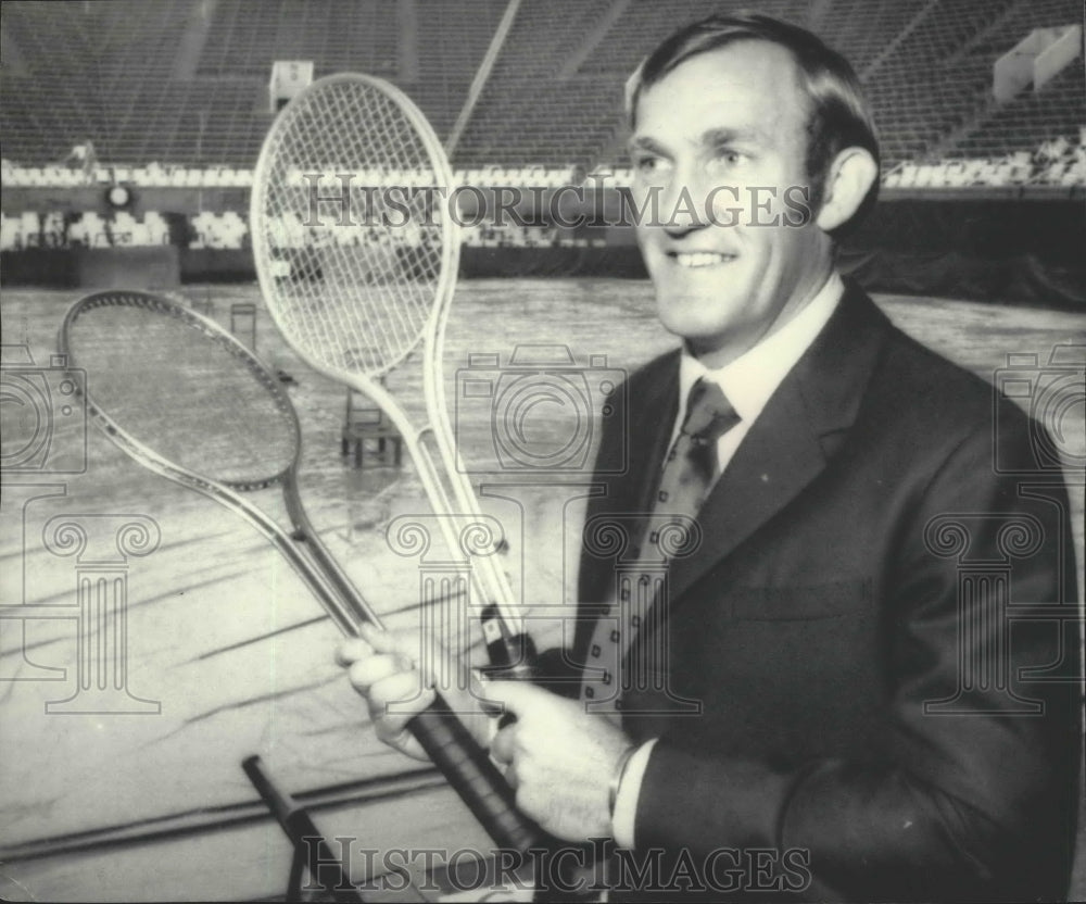 1969 Press Photo Tennis great Tony Roche with a racket in each hand - sps14710 - Historic Images