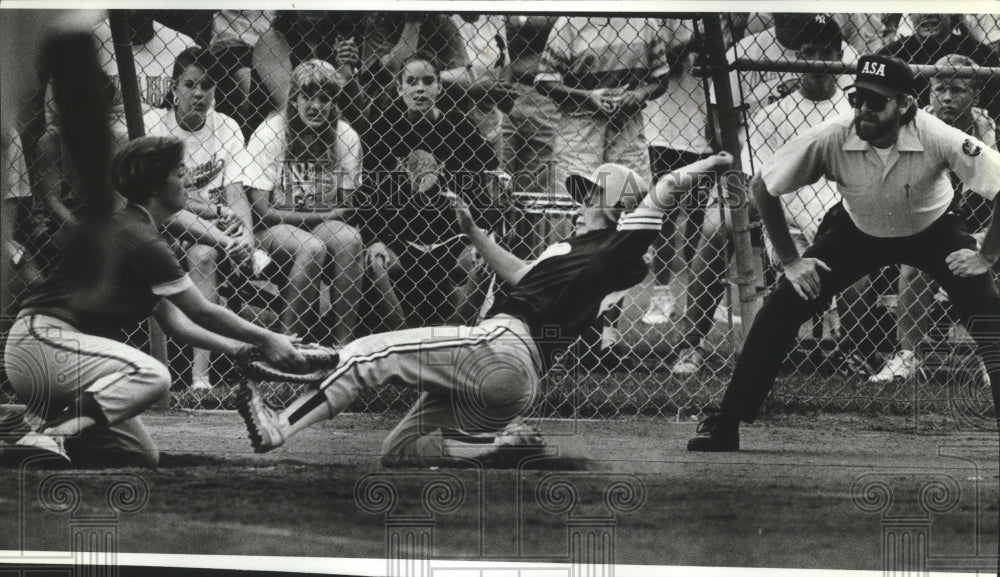 1990 Press Photo ASA Girls 18 &amp; under National Softball Tournament action-Historic Images