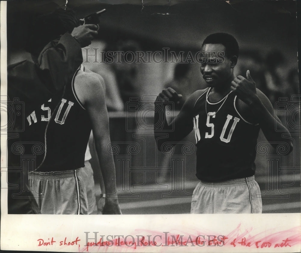 1983 Press Photo Washington State University Track Star Henry Romo before Race- Historic Images