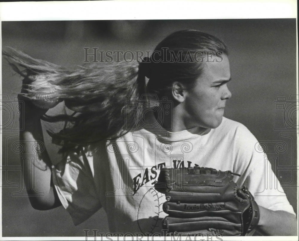 1994 Press Photo East Valley Knights Celeste Olson plays softball - sps15242- Historic Images