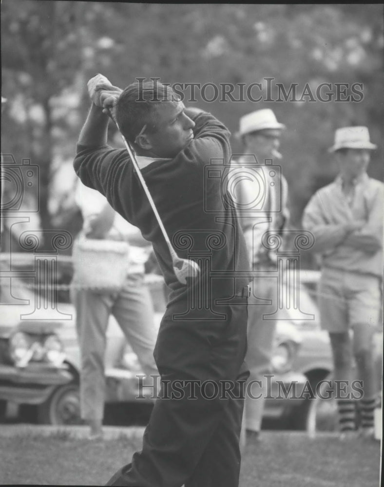 1970 Press Photo Golfer Mike Reasor on the tee box - sps16395- Historic Images