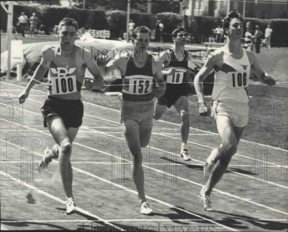 1966 Press Photo Runners at State AA High School Track and Field meet in Pullman - Historic Images