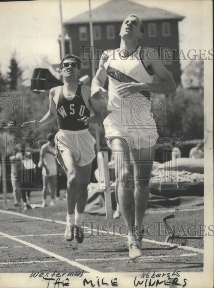 1967 Press Photo Mile Runners for Washington State and University of Washington - Historic Images