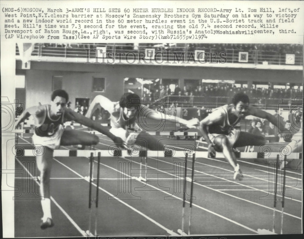 1974 Press Photo US and Soviet Runners Racing In the 60-Meter Hurdles Event- Historic Images