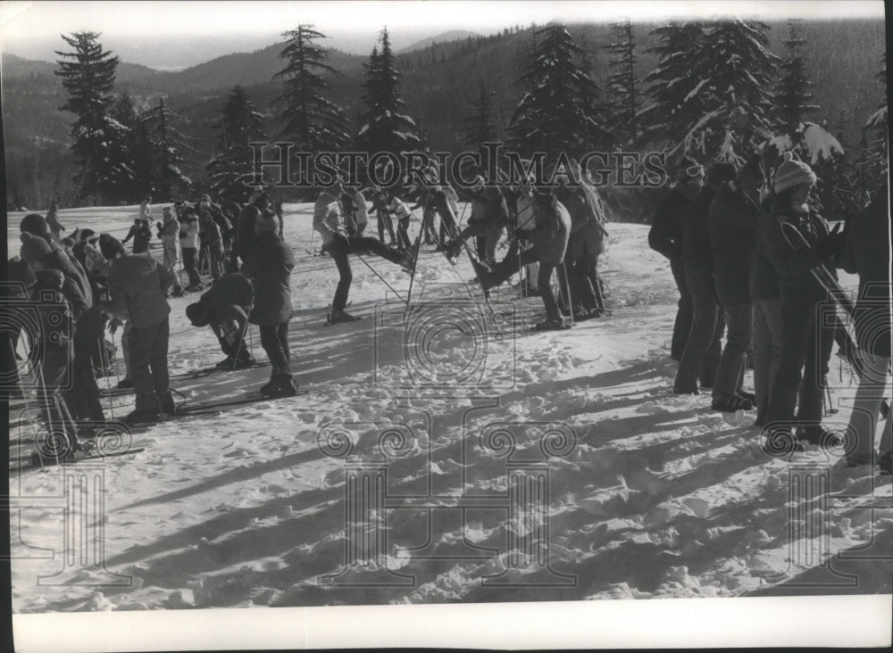 1974 Press Photo Ski school classes in session at Mount Spokane- Historic Images