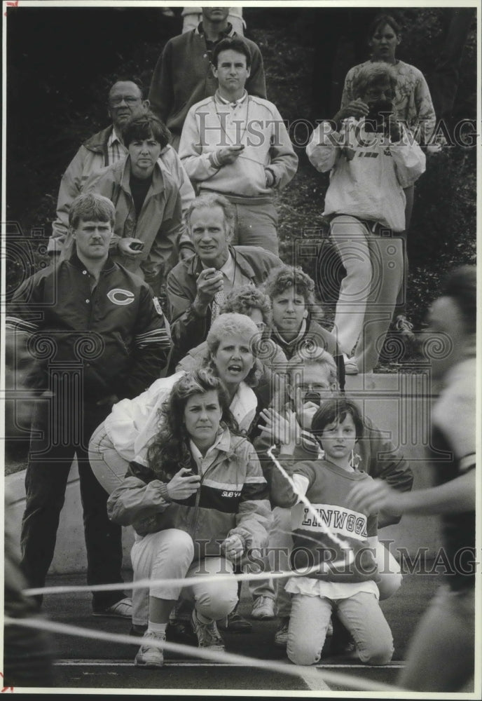 1988 Press Photo Timers/judges at track finish line at All-City Elementary Meet- Historic Images