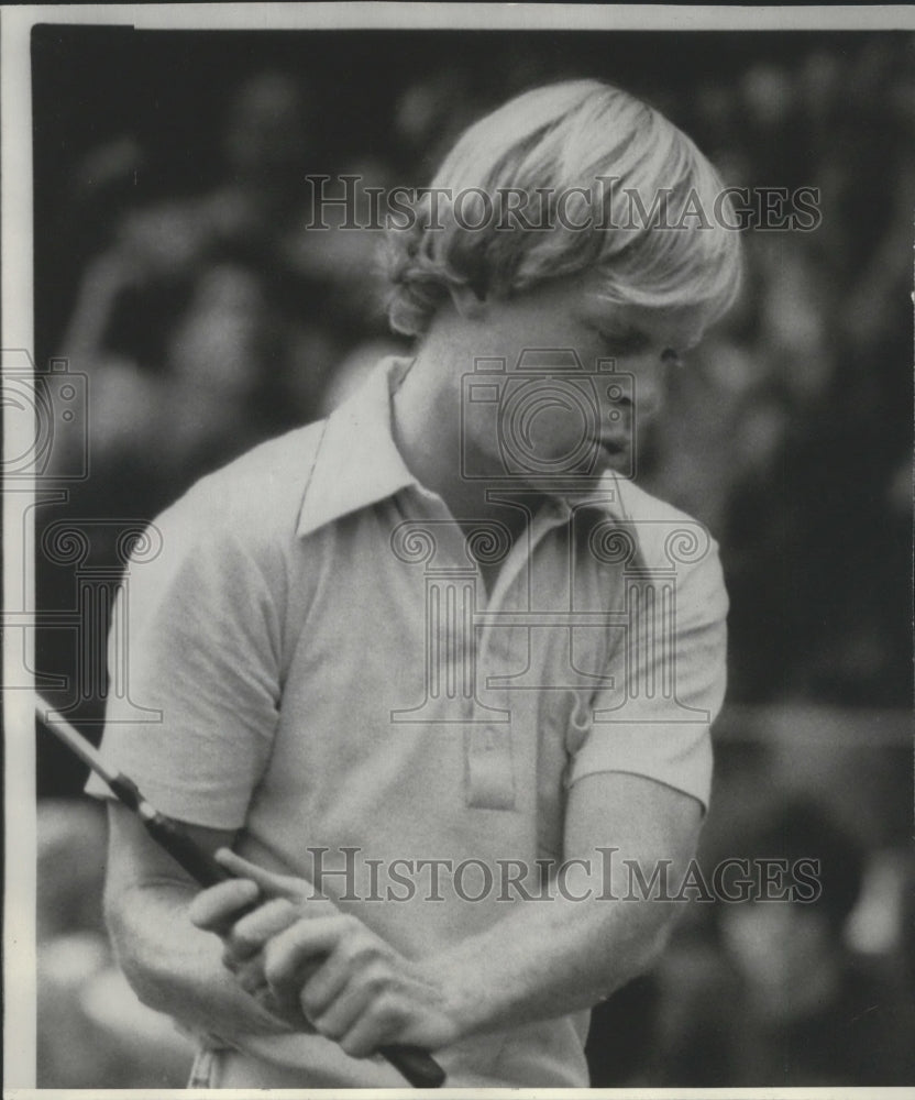 Press Photo Golfer Johnny Miller Concentrates Before Taking a Swing- Historic Images