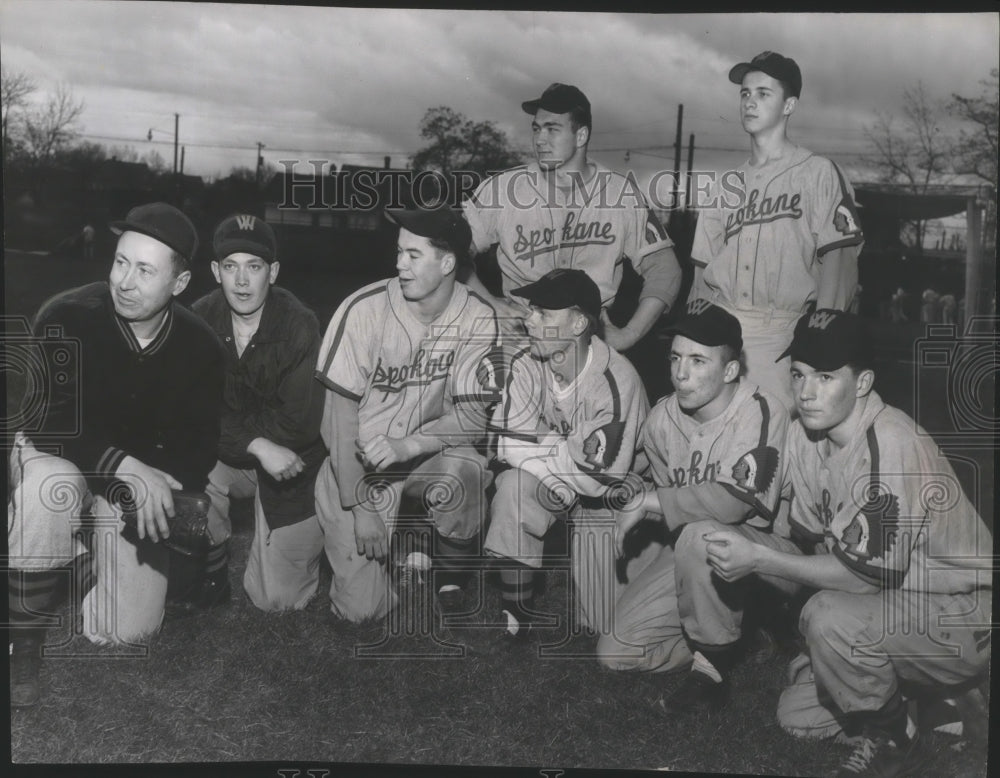 1958 Press Photo Baseball coach LeRoy Hook of West Valley and lettermen- Historic Images