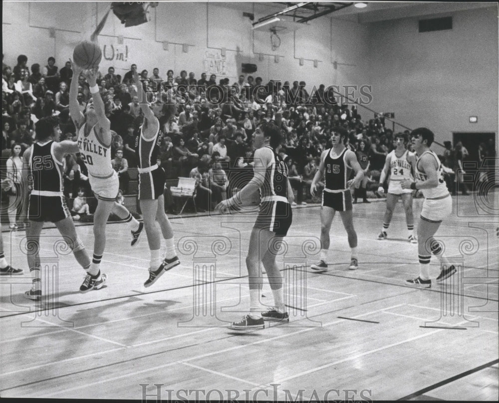 1973 Press Photo High school basketball action at Frontier League game - Historic Images