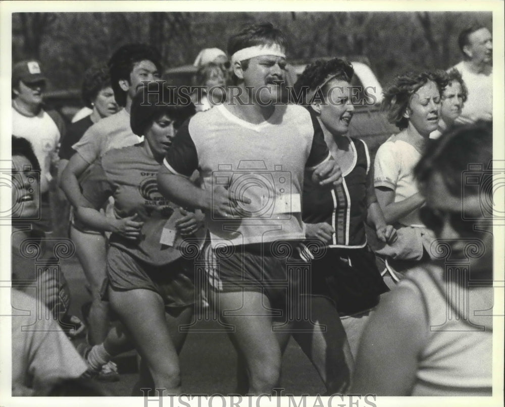 1981 Press Photo Runners of the 1981 Bloomsday race - sps19297- Historic Images