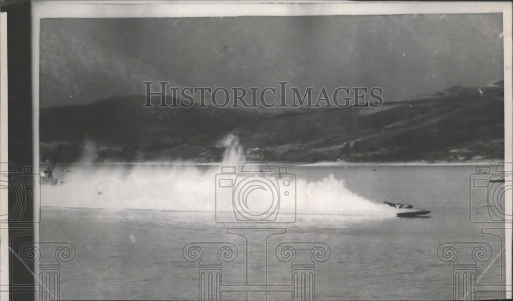 Press Photo Boat racing's hydroplane Maverick in action - sps19400 - Historic Images
