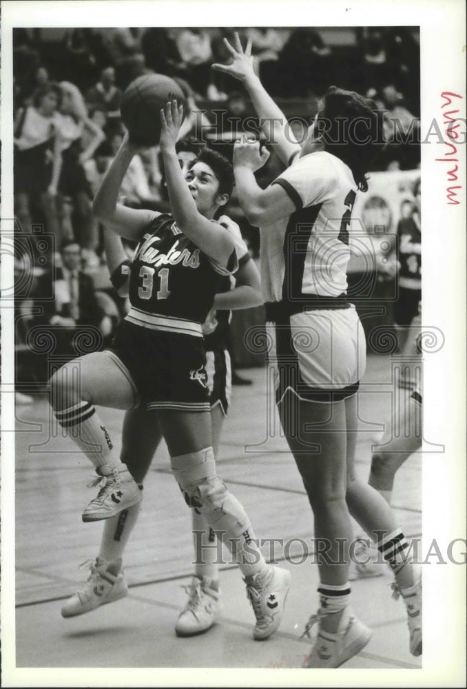 1987 Press Photo Hunters and Liberty Basketballers Dana Curd and Marci McKay - Historic Images