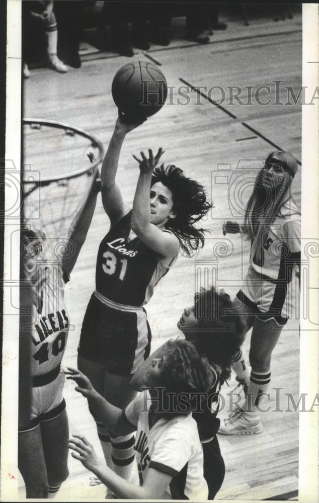 1985 Press Photo B tournament Basketball-Jill Felgenhauer &amp; Pam Raab of Liberty - Historic Images