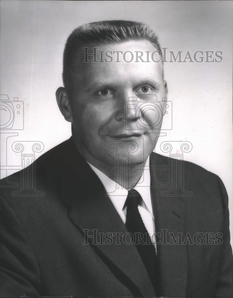 1959 Laurie Niemi, assistant football coach at Washington State - Historic Images