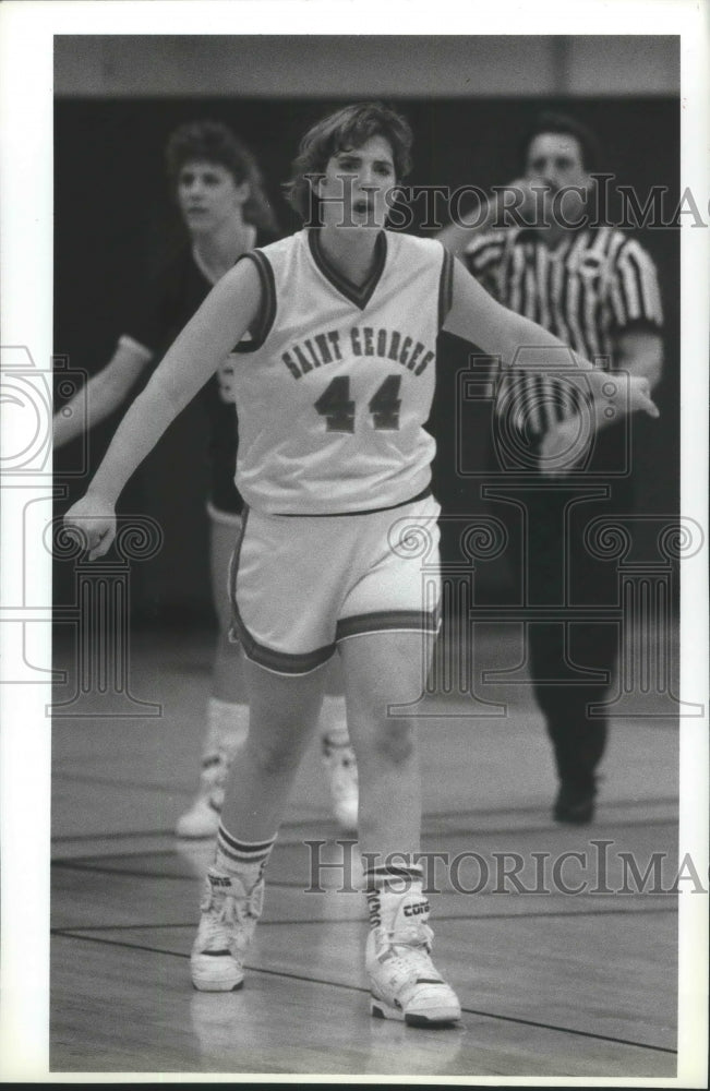 1990 Press Photo Basketball Michelle Shea upset after being called for foul - Historic Images