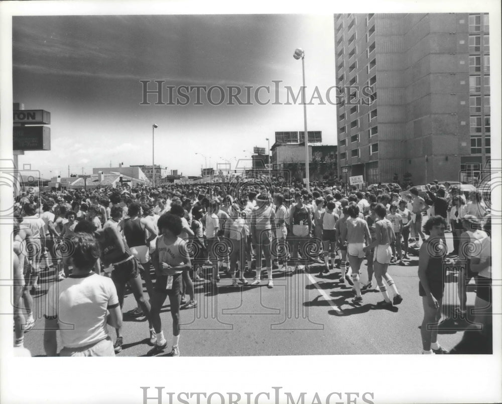 1978 Press Photo Participants line up for Bloomsday run, Spokane - sps20219- Historic Images