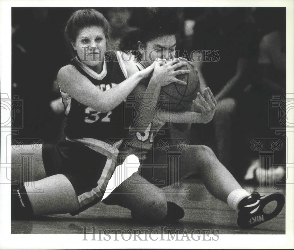 1991 Press Photo Creston&#39;s basketball Courtney Craig and Reardan&#39;s Leona Corral- Historic Images