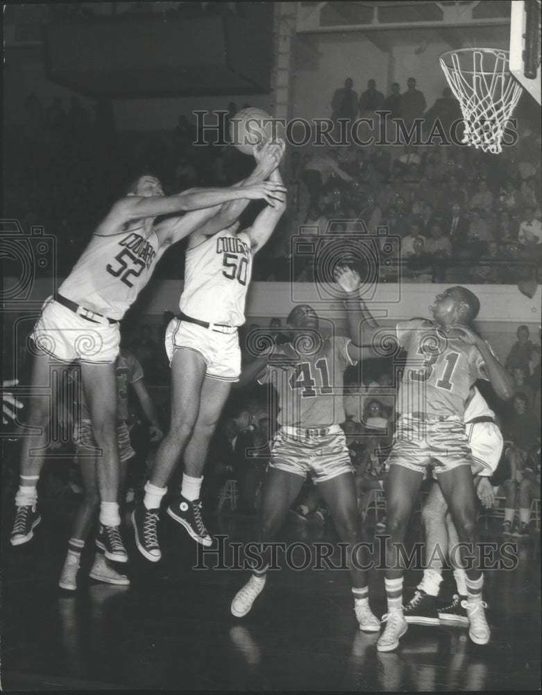 1963 Press Photo WSU Cougar basketball action - sps20634-Historic Images