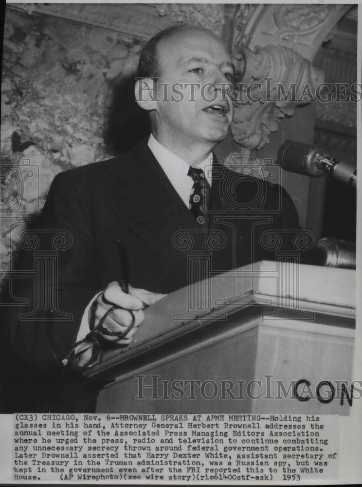 1953 Wire Photo Attorney General Herbert Brownell addresses the APME meeting - Historic Images