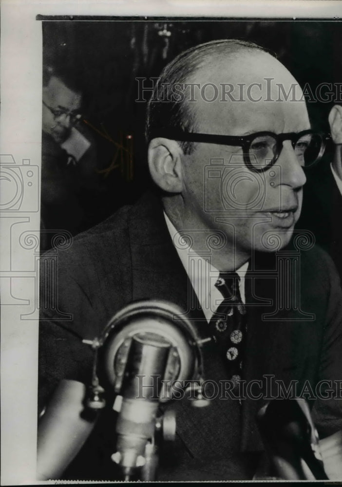 1953 Wire Photo Herbert Brownell speaks in front of the microphone  - Historic Images