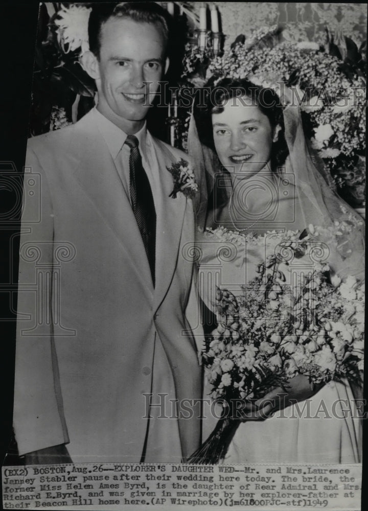 1949 Wire Photo Mr and Mrs Laurence Janney Stabler after their weddding - Historic Images