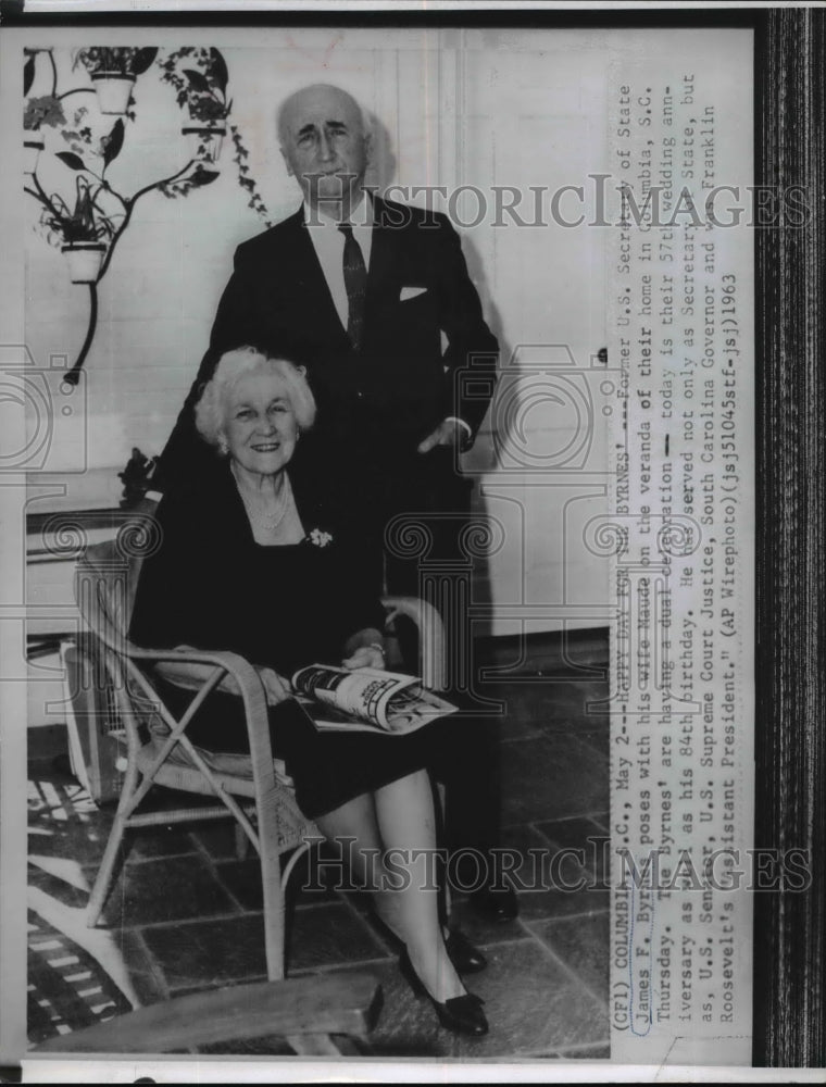 1963 Wire Photo Mr. and Mrs. James Byrnes pose for 57th wedding anniversary - Historic Images