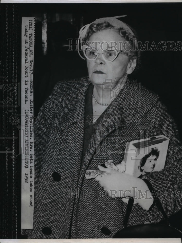 1958 Wire Photo Mrs. Reta Henne testifies at the Federal Court in Tacoma - Historic Images