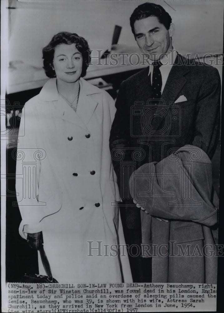 1957 Wire Photo Anthony Beauchamp and wife Sarah Churchill arrive in New York - Historic Images