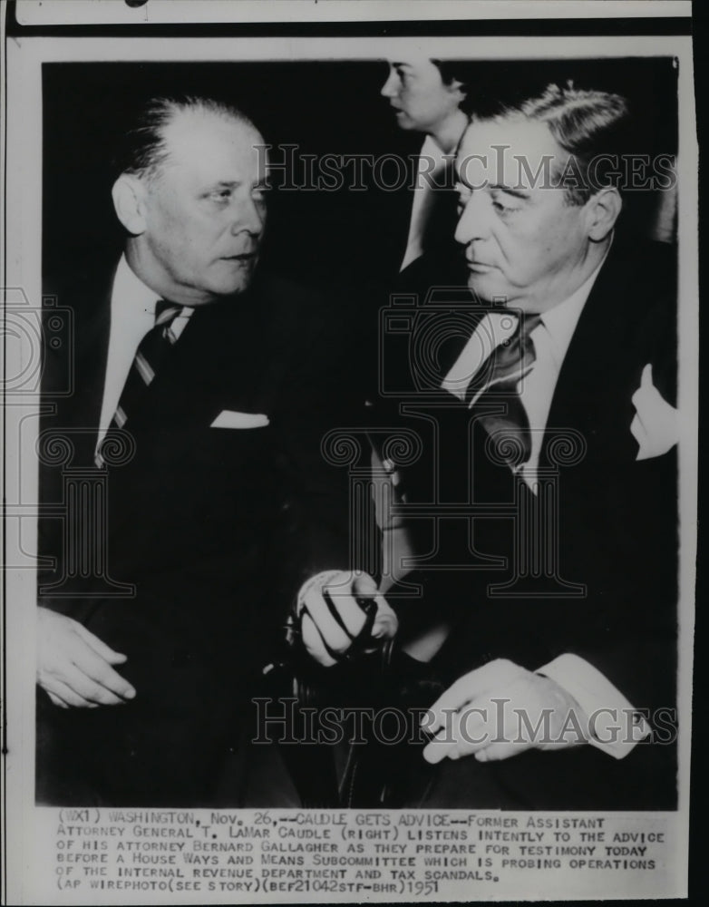 1951 Wire Photo Atty. Gen Lamar Caudle listens to Atty. Gallagher during trial - Historic Images