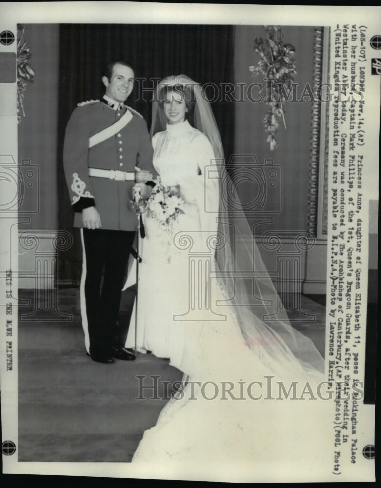 1973 Wire Photo Princess Anne poses with her husband, Capt. Mark Phillips - Historic Images