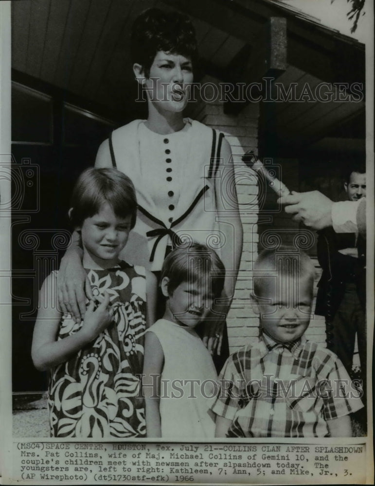 1966 Wire Photo Mrs Pat Collins wife of Maj Michael Collins of Gemini 10 - Historic Images