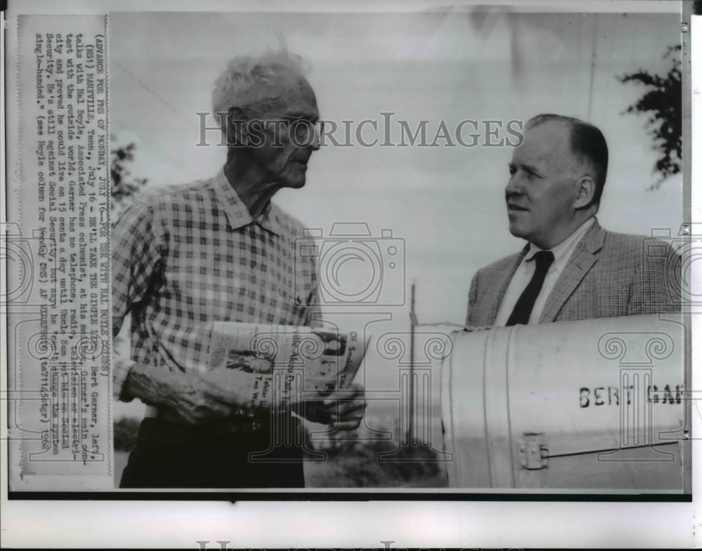 1962 Wire Photo Bert Garner with Hal Boyle Associated Press columnist-Historic Images