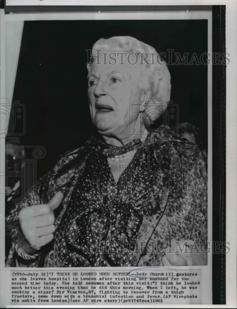 1962 Wire Photo Lady Churchill gestures as she leaves hospital in London-Historic Images