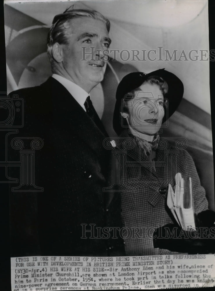 1955 Wire Photo Sir Anthony Eden and his wife at London Airport  - Historic Images