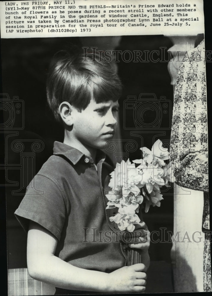 1973 Wire Photo Britain&#39;s Prince Edward holding a bunch of flowers  - Historic Images