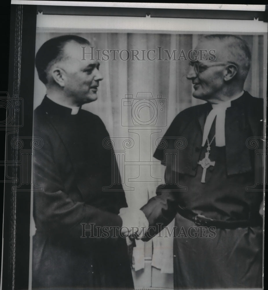 1959 Wire Photo Rt Rev Stephen F Bayne congratulated by Rev Ivan E Merrick Jr-Historic Images