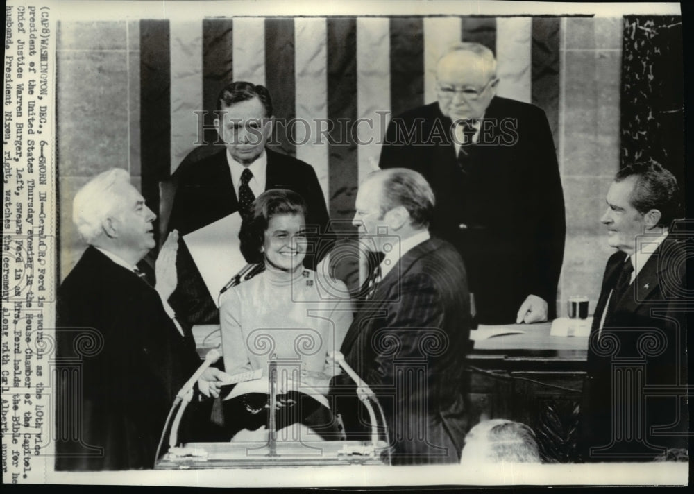 1973 Wire Photo Gerald Ford sworn in as 40th Vice President in Washington - Historic Images