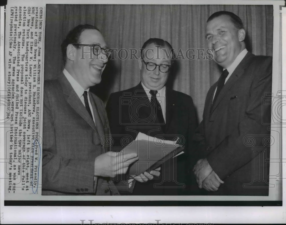 1964 Wire Photo Fred Friendly talks to William McAndrew about elections in N.Y.-Historic Images