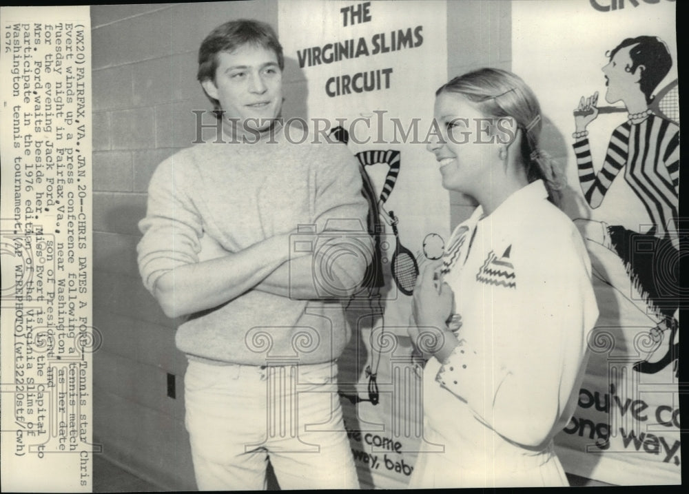 1976 Wire Photo Tennis star Chris Evert with boyfriend Jack Ford  - Historic Images