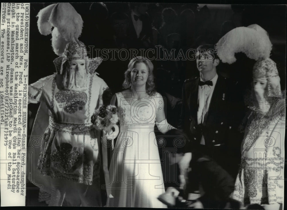 1975 Wire Photo Susan Ford, daughter of President Ford, at a Mardi Gras Ball - Historic Images