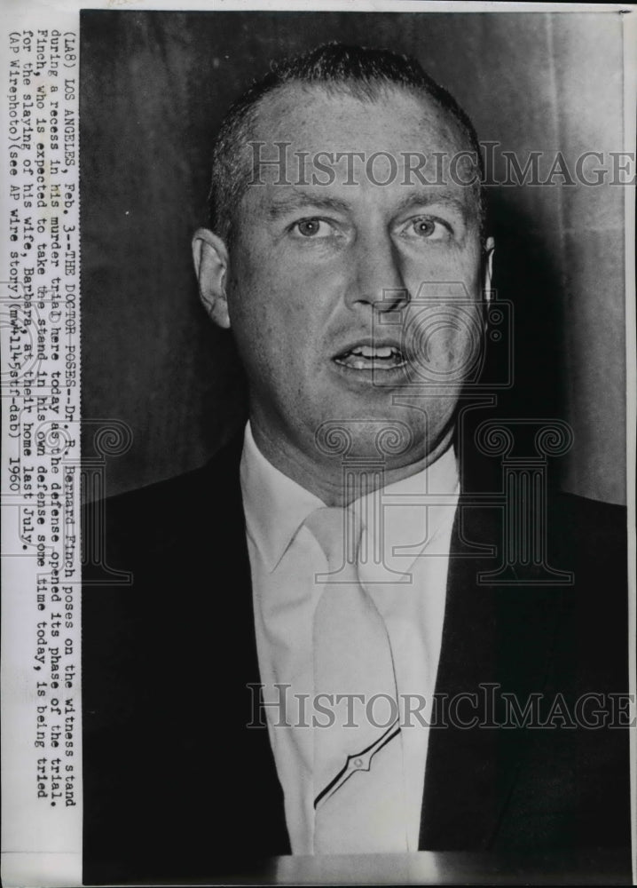 1960 Wire Photo Dr. R. Bernard Finch posing on the witness stand during recess - Historic Images