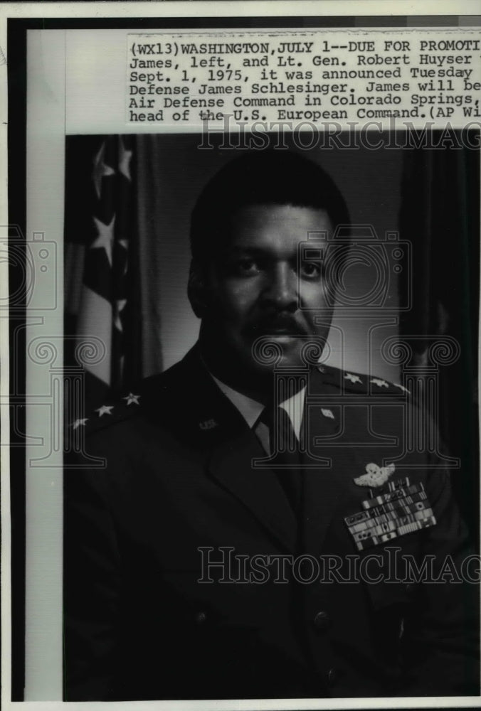 1975 Press Photo Lt. Gen. Daniel James - Historic Images