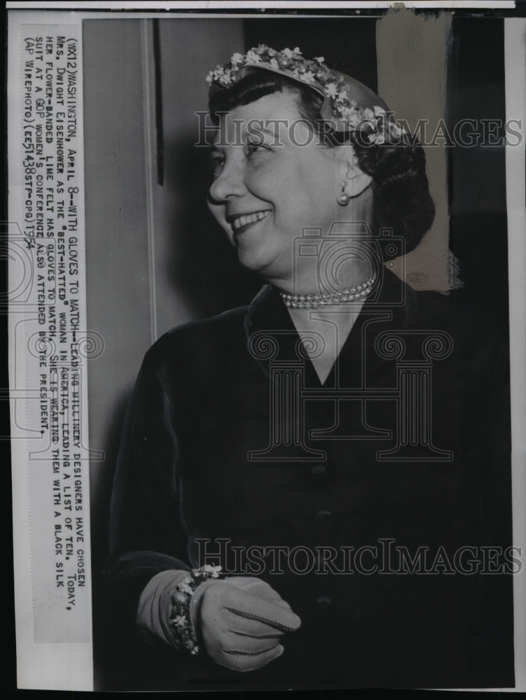 1954 Mrs. Eisenhower at a GOP women&#39;s conference  - Historic Images