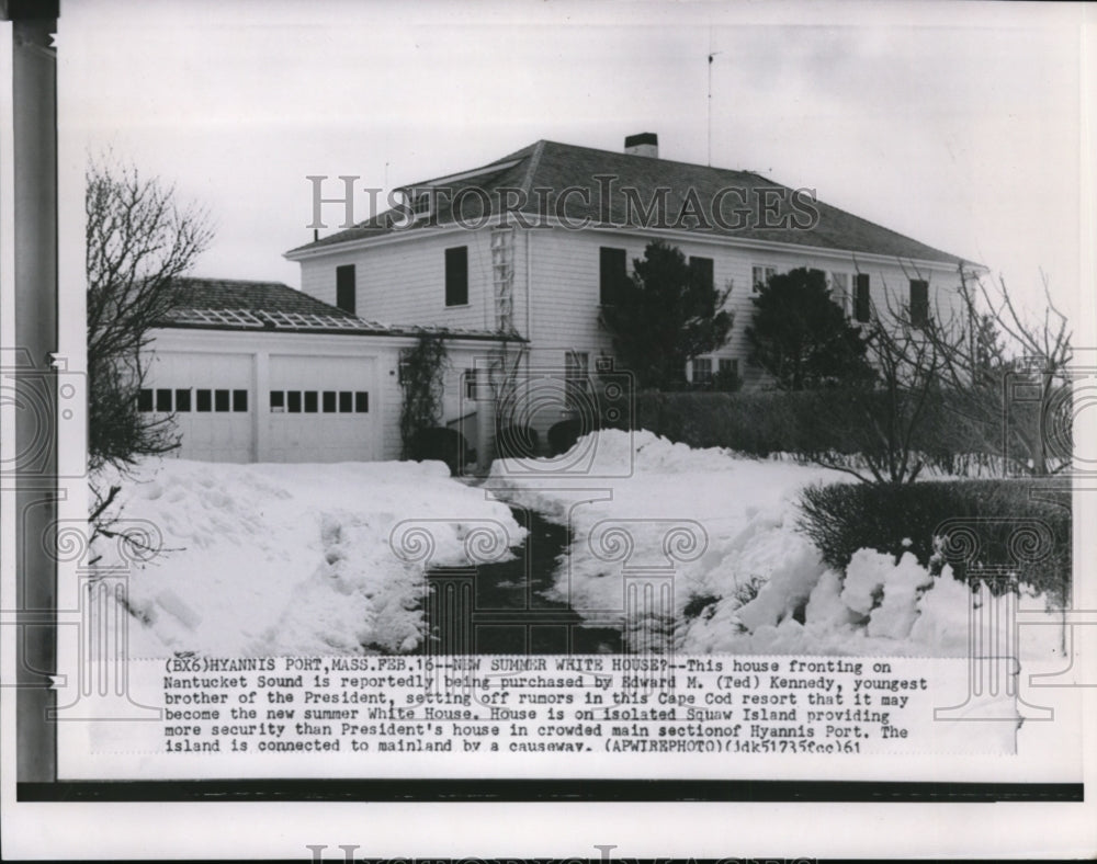 1961 Press Photo Kennedy family residence in Hyannis Port, Mass. - Historic Images