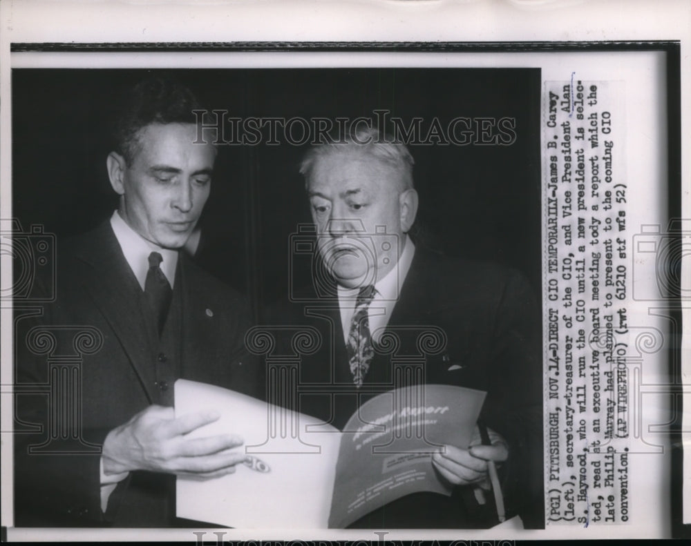 1952 Press Photo Allan S. Hayward reading a report planned by of Philip Murray - Historic Images