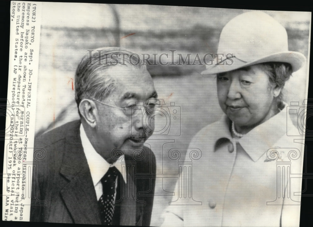 1975 Press Photo Emperor Hirohito of Japan with Empress Nagako - Historic Images