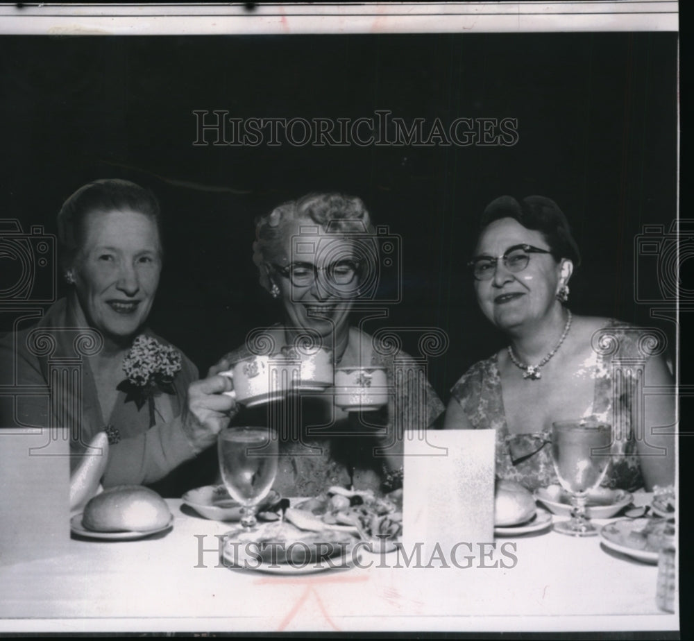 1957 Wire Photo Mrs. Neil Haig, Mrs. Herman Nordfors, and Mrs. Anne Crampton-Historic Images